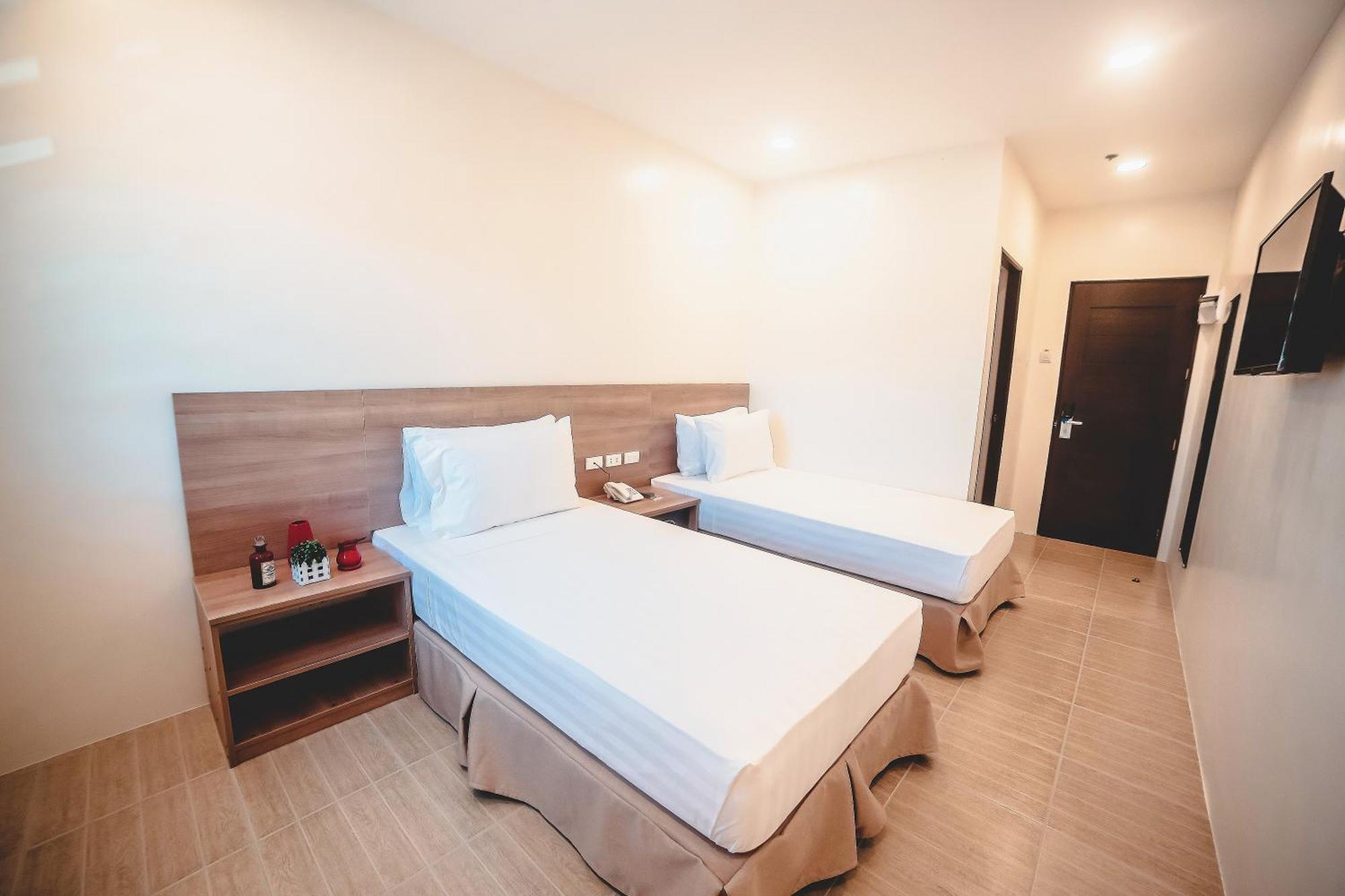 Trip Inn Near Airport Or City Center Legazpi Esterno foto