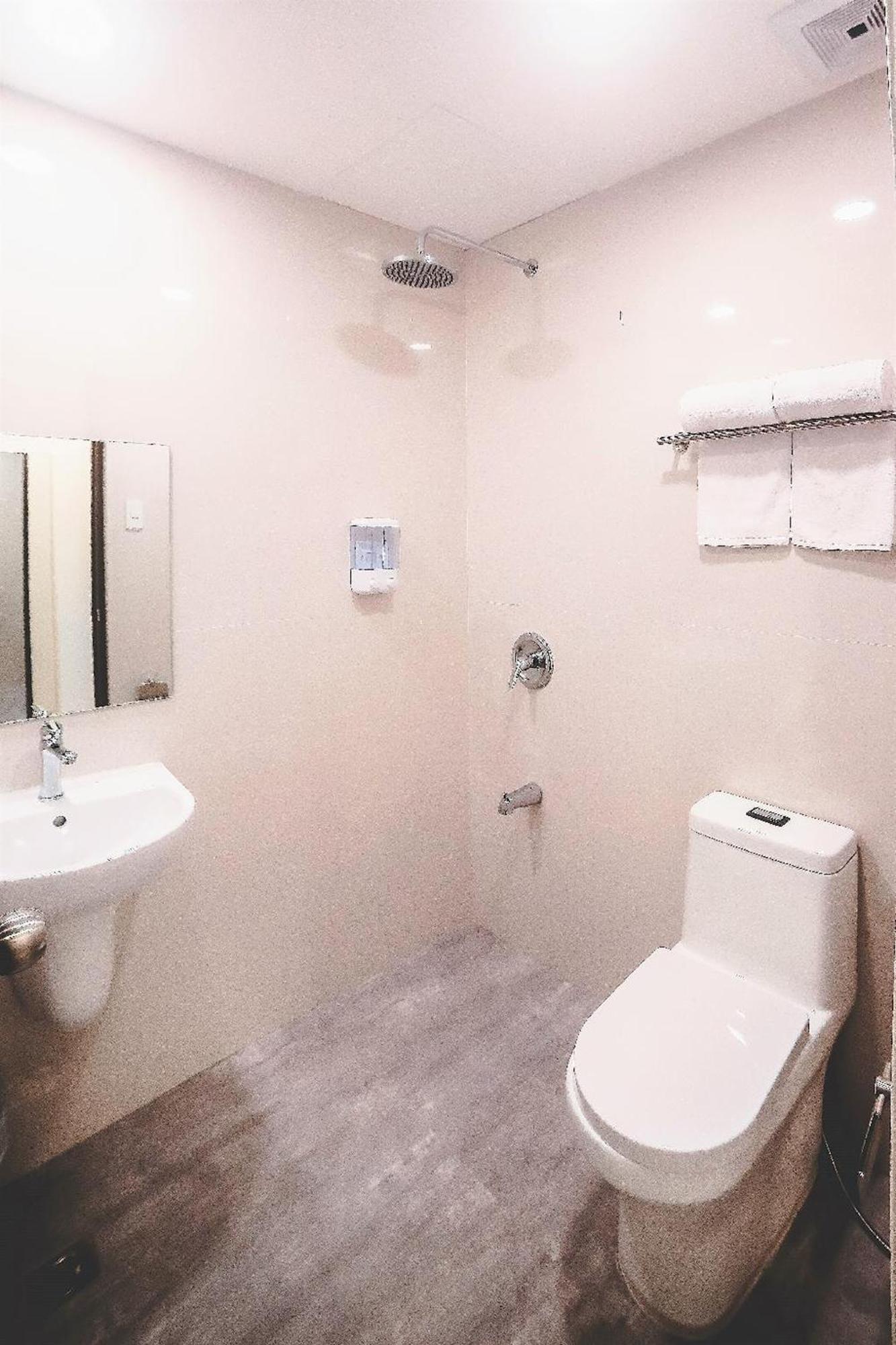 Trip Inn Near Airport Or City Center Legazpi Esterno foto